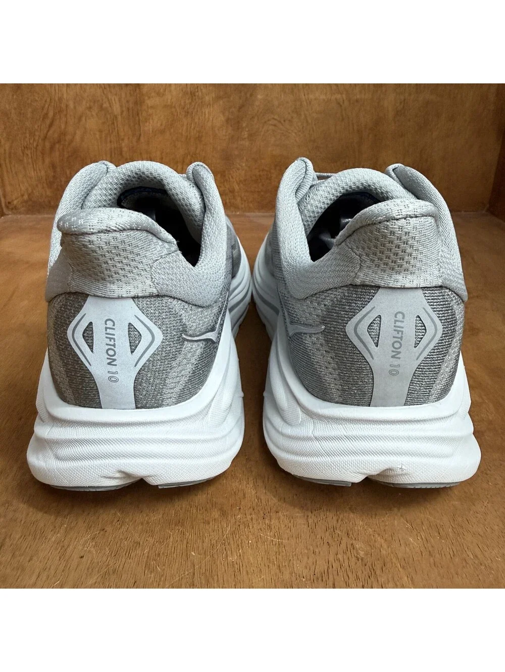Hoka One One Clifton 10 Running Shoes Womens 7 D Wide Stellar Grey 1162050 SRYG